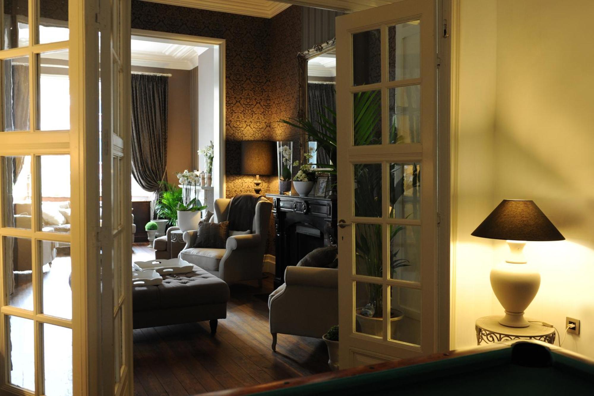 Charmehotel Villa Saporis Hasselt Bagian luar foto