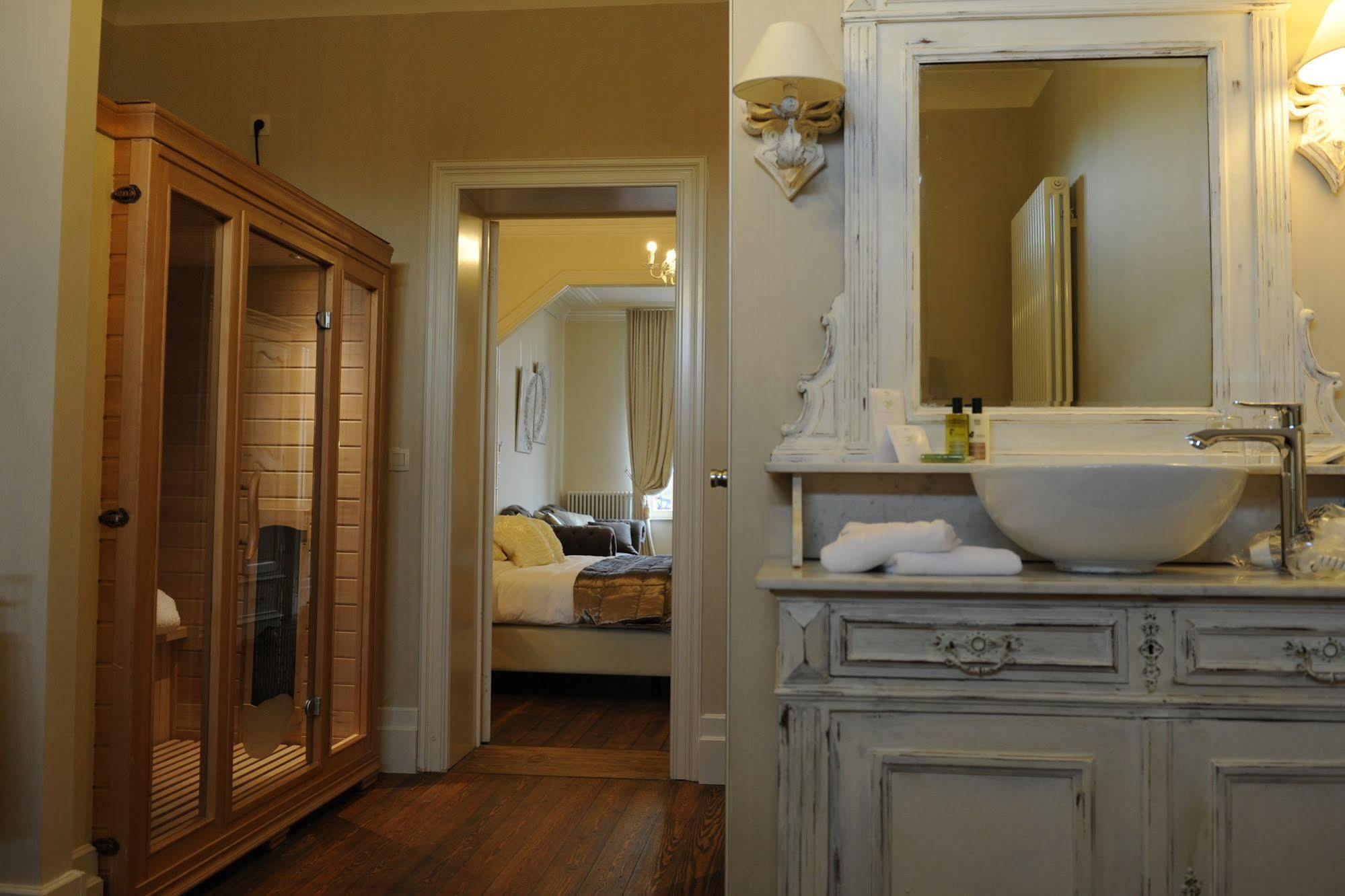 Charmehotel Villa Saporis Hasselt Bagian luar foto